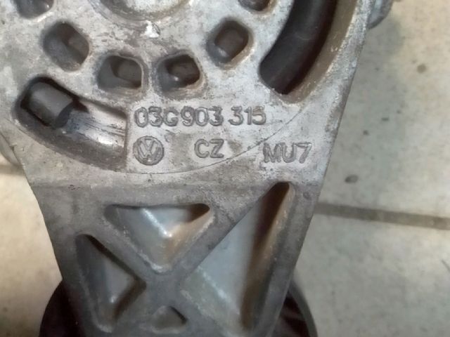 bontott AUDI A3 Szíjfeszítő Görgő