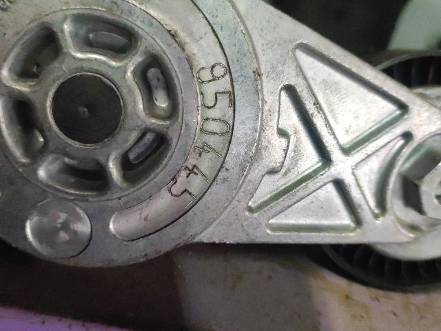 bontott AUDI A3 Szíjfeszítő Görgő