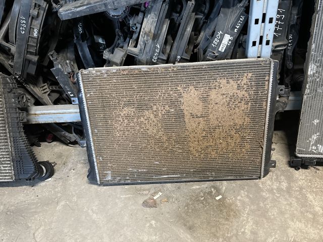 bontott AUDI A3 Vízhűtő Radiátor (Klímás)