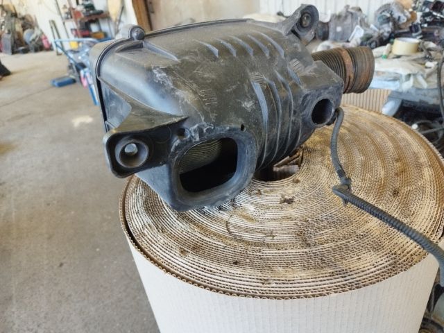 bontott AUDI A3 Légszűrő Ház