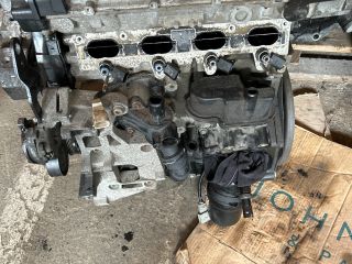 bontott AUDI A3 Motor (Fűzött blokk hengerfejjel)