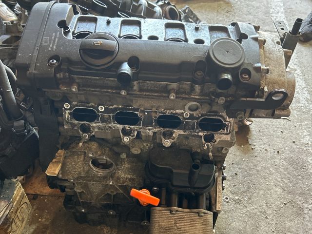 bontott AUDI A3 Motor (Fűzött blokk hengerfejjel)