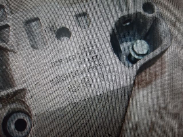 bontott AUDI A3 Motor Tartó Bak (Fém)