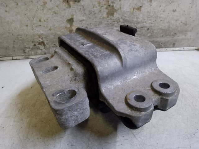 bontott AUDI A3 Motor Tartó Bak (Fém)