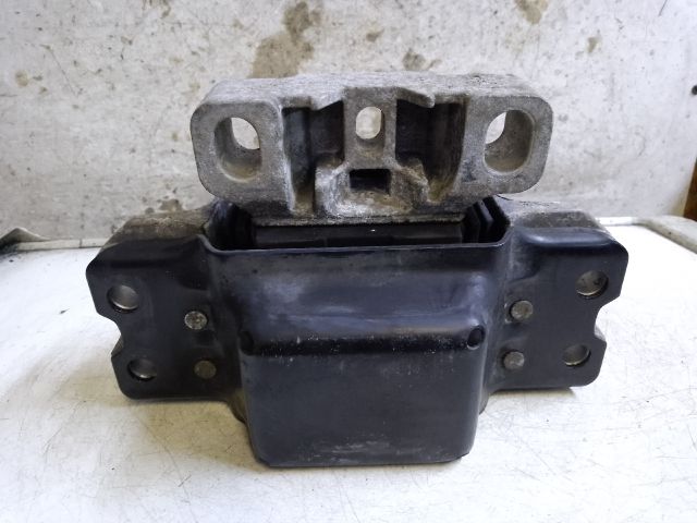 bontott AUDI A3 Motor Tartó Bak (Fém)