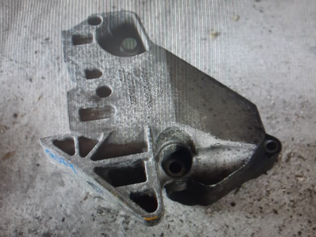 bontott AUDI A3 Motor Tartó Bak (Fém)