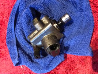 bontott AUDI A3 Nagynyomású Szivattyú