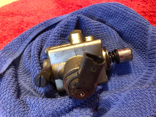 bontott AUDI A3 Nagynyomású Szivattyú