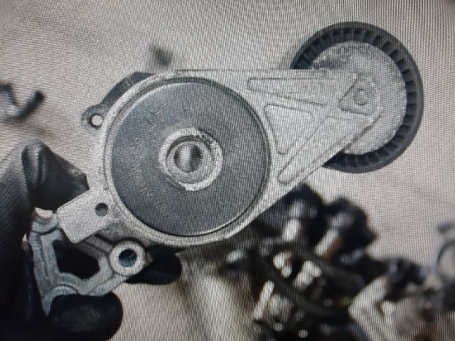 bontott AUDI A3 Szíjfeszítő Görgő