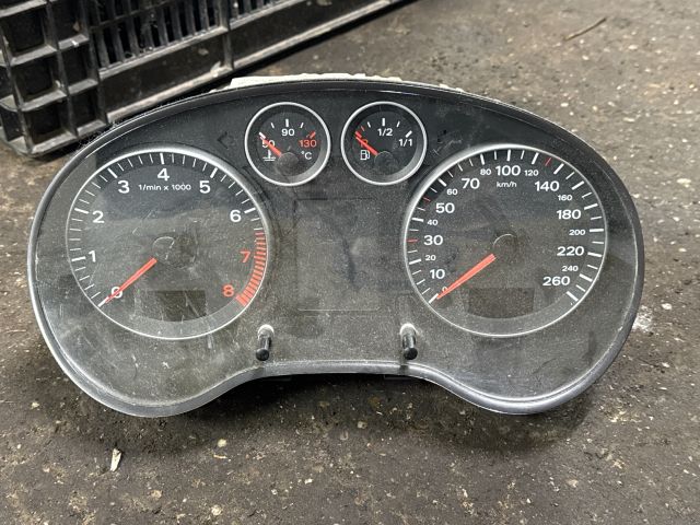 bontott AUDI A3 Kilométeróra