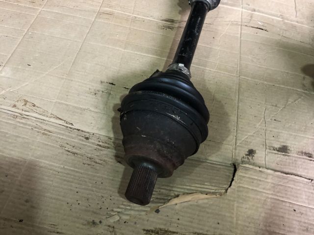 bontott AUDI A3 Bal Féltengely