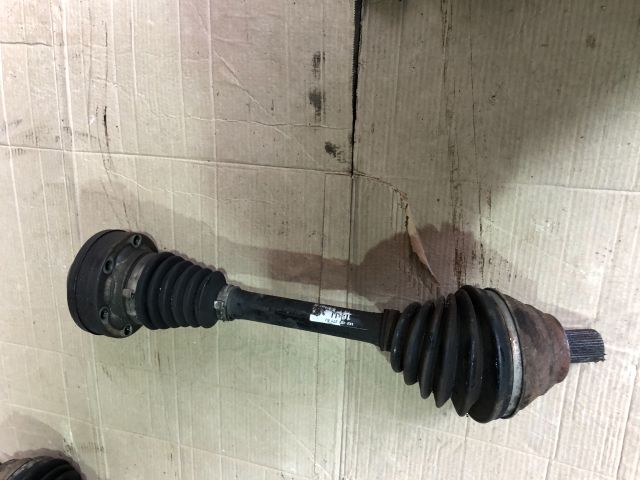 bontott AUDI A3 Bal Féltengely