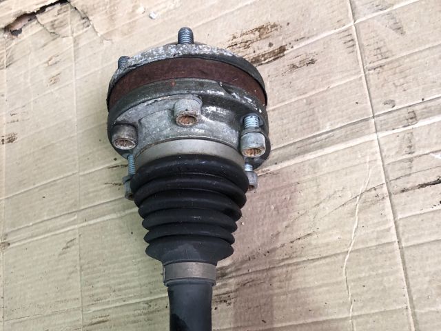 bontott AUDI A3 Bal Féltengely