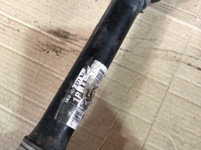 bontott AUDI A3 Bal Féltengely