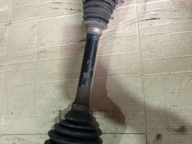 bontott AUDI A3 Bal Féltengely