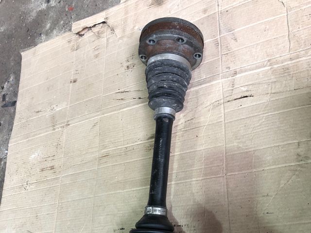 bontott AUDI A3 Bal Féltengely