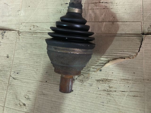 bontott AUDI A3 Bal Féltengely