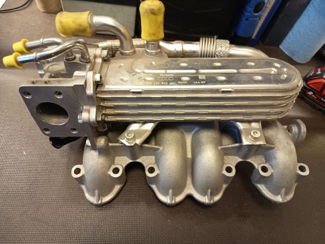 bontott AUDI A3 EGR Hűtő Cső