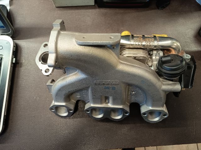 bontott AUDI A3 EGR Hűtő Cső