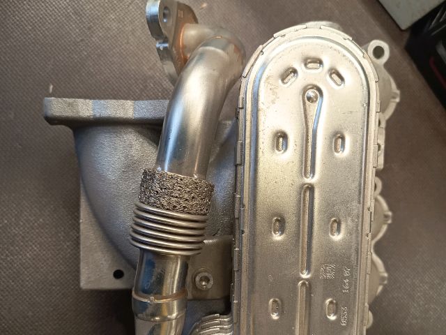 bontott AUDI A3 EGR Hűtő Cső