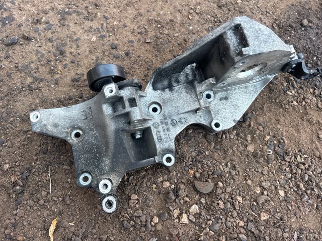 bontott AUDI A3 Generátor Tartó Bak
