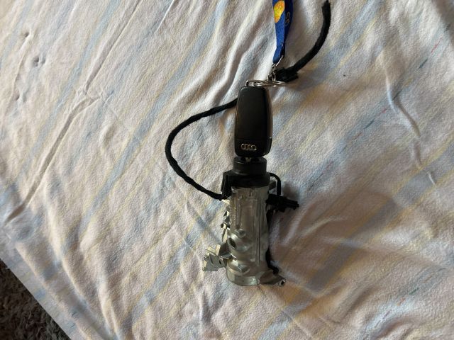 bontott AUDI A3 Gyújtáskapcsoló Házzal