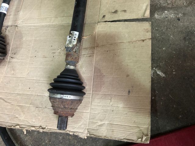 bontott AUDI A3 Jobb Féltengely