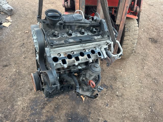 bontott AUDI A3 Motor (Fűzött blokk hengerfejjel)