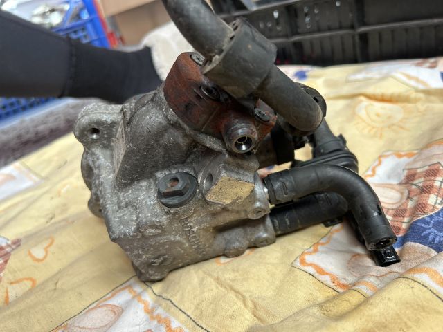 bontott AUDI A3 Nagynyomású Szivattyú