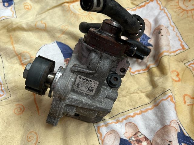 bontott AUDI A3 Nagynyomású Szivattyú