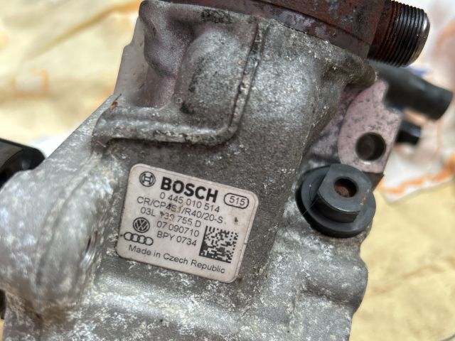 bontott AUDI A3 Nagynyomású Szivattyú