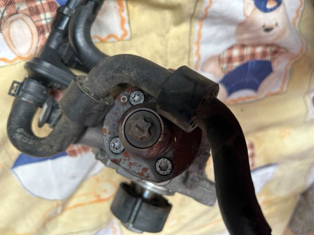 bontott AUDI A3 Nagynyomású Szivattyú