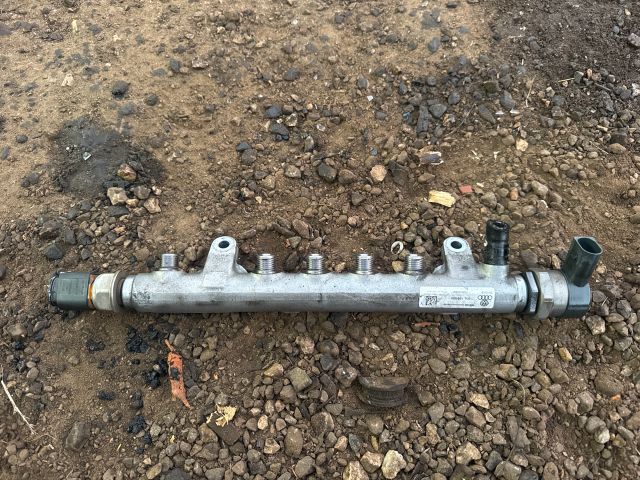 bontott AUDI A3 Porlasztó Sor / Híd