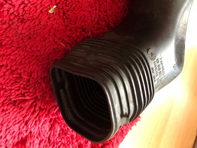 bontott AUDI A3 Légbeömlő Cső