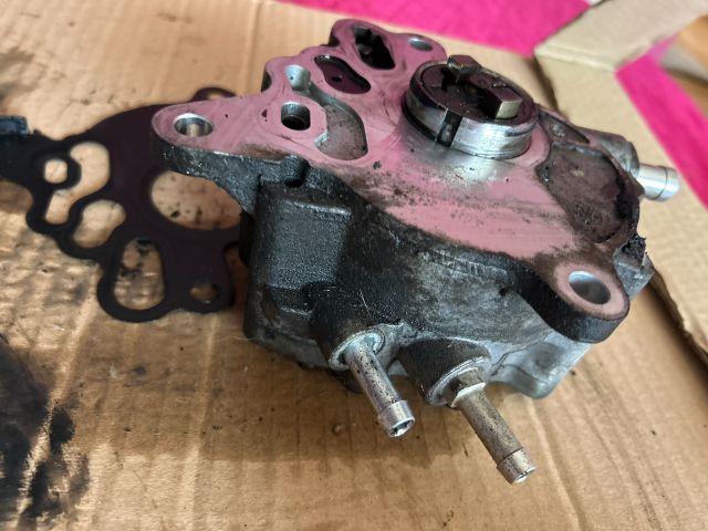 bontott AUDI A3 Vákumpumpa