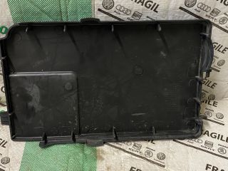 bontott AUDI A3 Akkumulátor Fedél