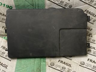 bontott AUDI A3 Akkumulátor Fedél