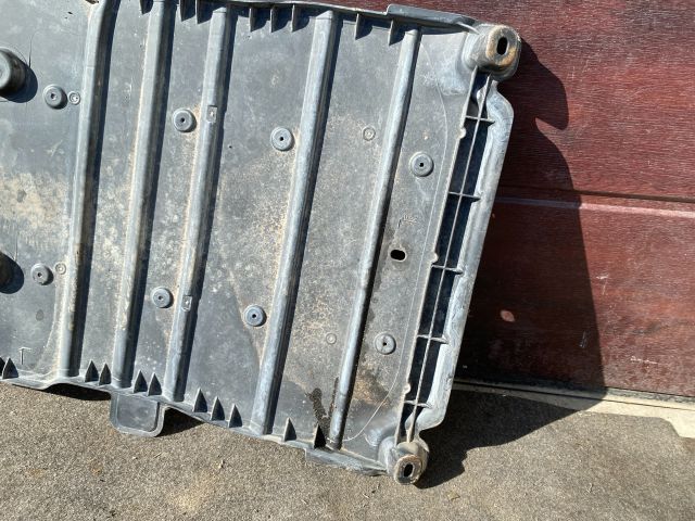 bontott AUDI A3 Alsó Motorburkolat