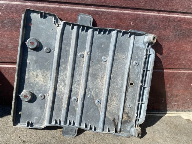 bontott AUDI A3 Alsó Motorburkolat