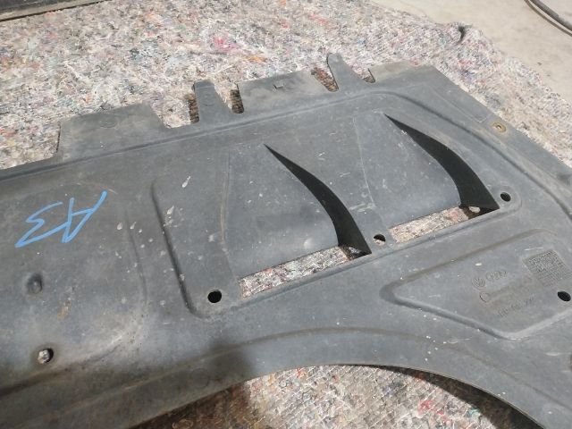 bontott AUDI A3 Alsó Motorburkolat