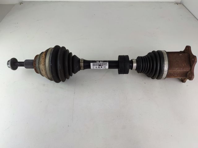 bontott AUDI A3 Bal Féltengely