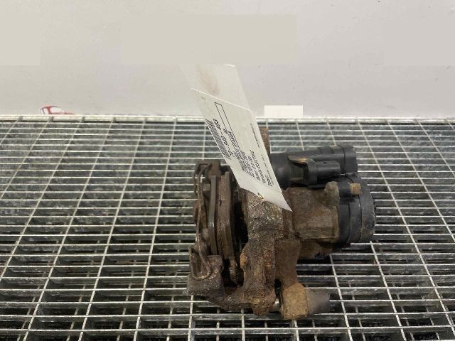 bontott AUDI A3 Bal hátsó Féknyereg Munkahengerrel