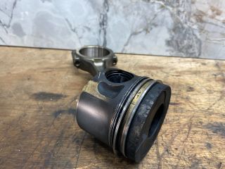 bontott AUDI A3 Dugattyú és Hajtókar