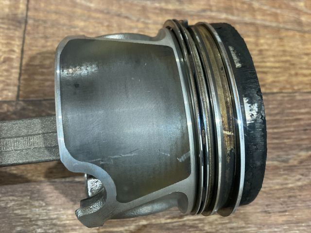 bontott AUDI A3 Dugattyú és Hajtókar