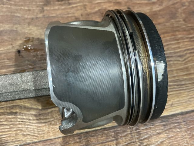 bontott AUDI A3 Dugattyú és Hajtókar