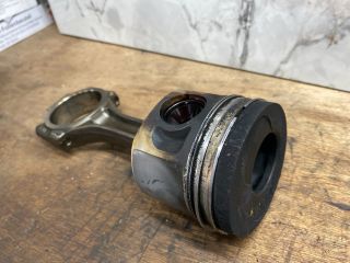 bontott AUDI A3 Dugattyú és Hajtókar