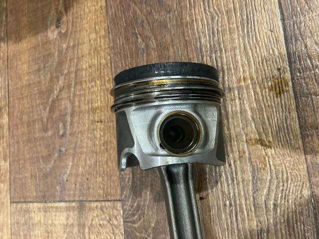 bontott AUDI A3 Dugattyú és Hajtókar