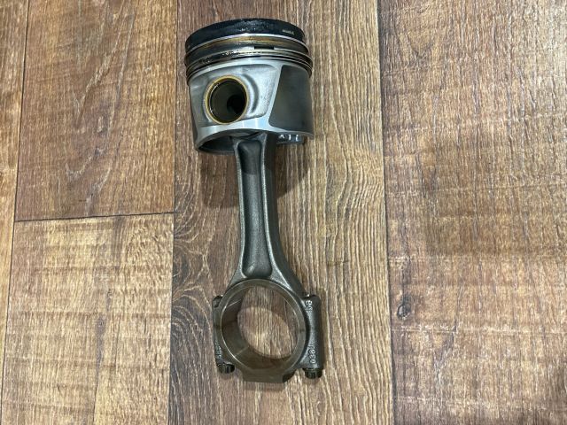 bontott AUDI A3 Dugattyú és Hajtókar