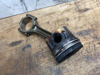 bontott AUDI A3 Dugattyú és Hajtókar