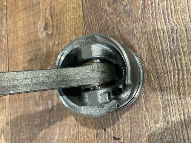 bontott AUDI A3 Dugattyú és Hajtókar